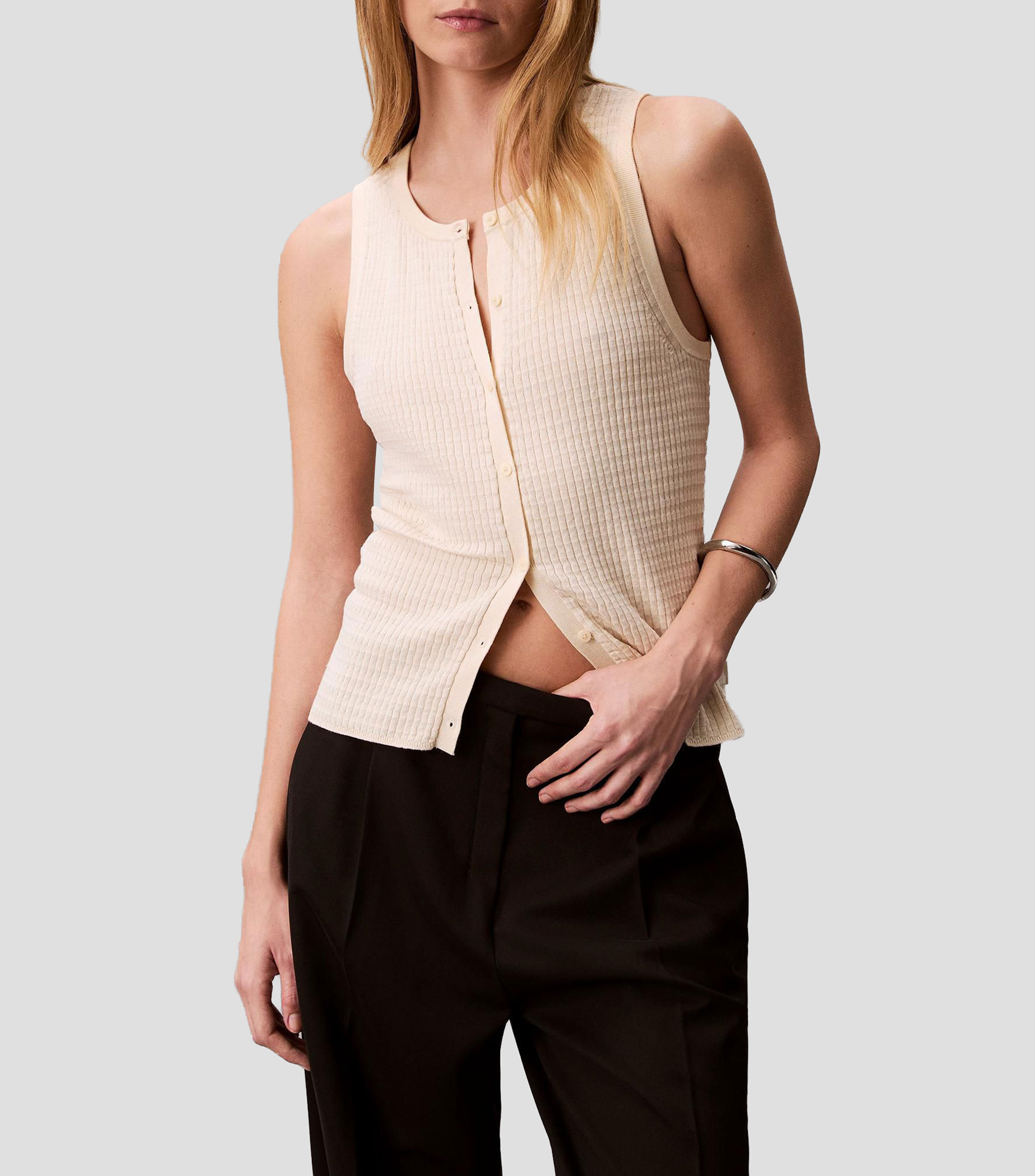 Blusa con microdiseño sin mangas Mujer